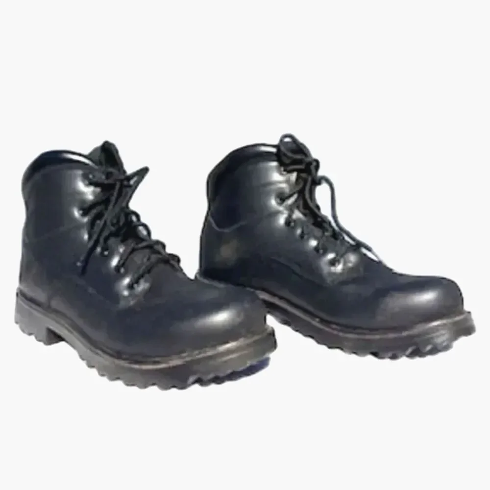 Size: 11 Combat Boots . Utility Slip & Oil Resistant Black Lace Up  Brahma . New